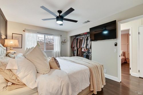 403 Temple Dr, Vacaville CA  95687-5146 exterior