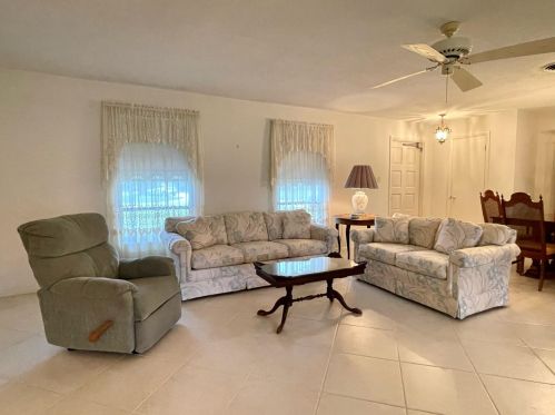 602 Beach Ave, Fort Pierce FL  34952-1327 exterior