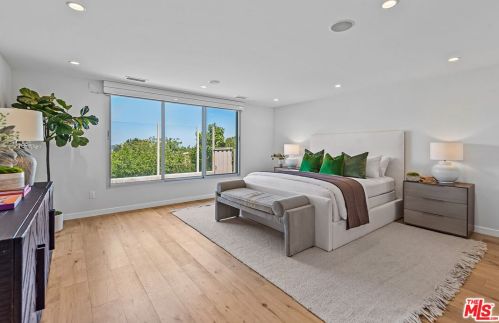 3423 Scadlock Ln, Van Nuys CA  91403-4915 exterior