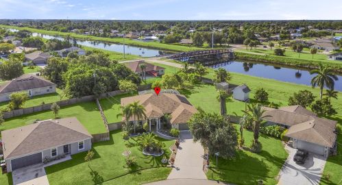 2397 Norton St, Fort Pierce, FL 34953-2262