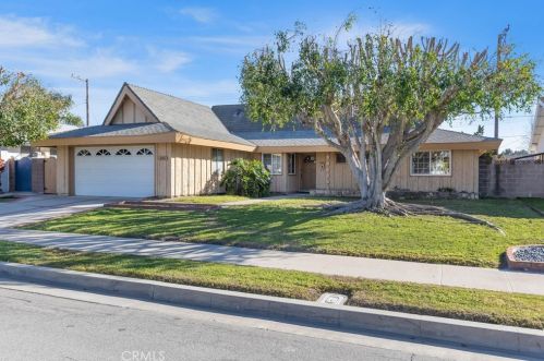 206 Brentwood Ave, Orange, CA 92865-2318