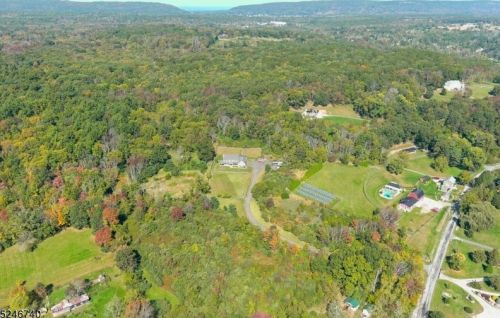 54 Morris Ave, Fredon NJ  07860-4900 exterior