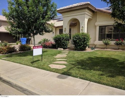 626 Comstock Dr, Gilbert, AZ 85233-5804