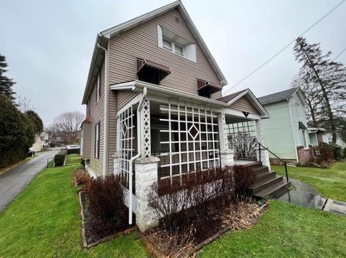 260 Ormond Ave, Hermitage, PA 16146-3343