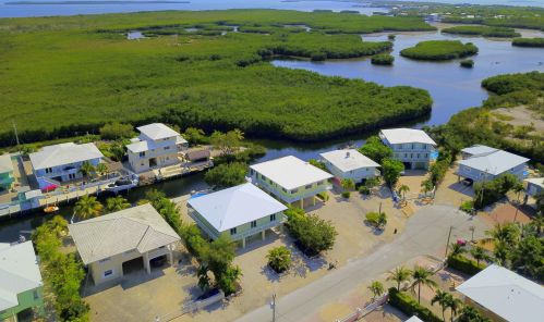9 Corrine Pl, Key Largo, FL 33037-4203