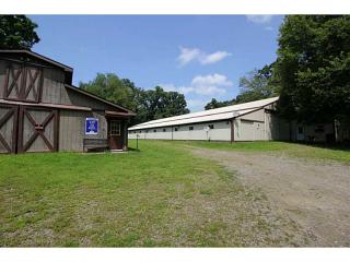 9028 Calvin Rd, Hartstown, PA 16131-1522