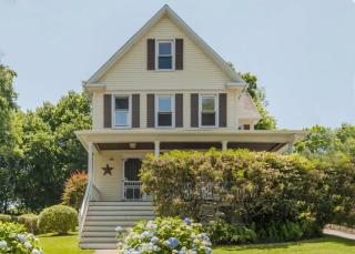 16 Park Pl, Tokeneke CT  06820-5302 exterior