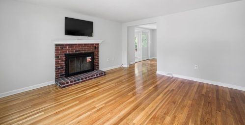 36 Old Farm Rd, Mansfield MA  02048-1709 exterior