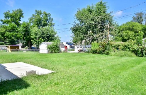 150 4th St, Frazeysburg OH  43822-9753 exterior