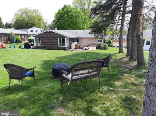 541 Old Orchard Ln, Camp Hill PA  17011-1829 exterior