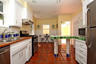 2427 Canyon Dr, Los Angeles CA  90068-2413 exterior