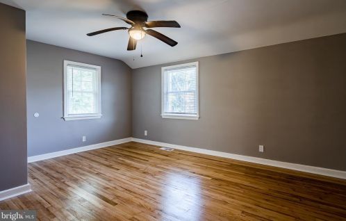 156 Riverview Dr, New Castle DE  19720-2732 exterior