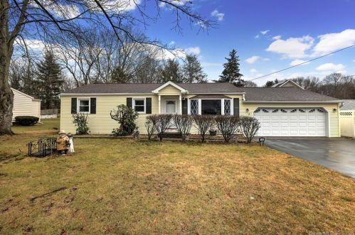 11 Ray Bob Rd, Milford, CT 06461-2426