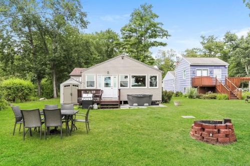 7 Lk Shr Dr, Exeter CT 06249-1934 exterior