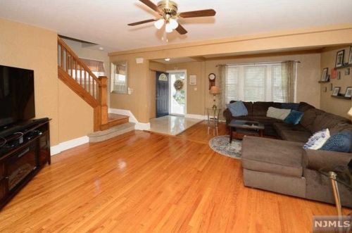 448 James St, N Milford NJ  07646-1022 exterior