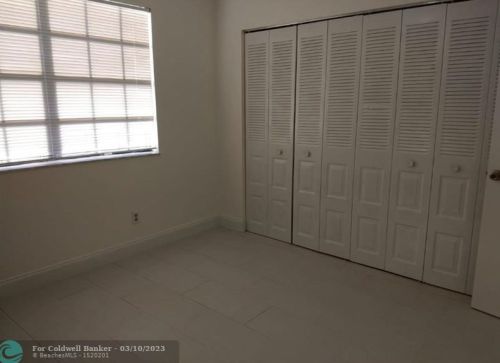 319 106th Ter, Hollywood FL  33026-3928 exterior