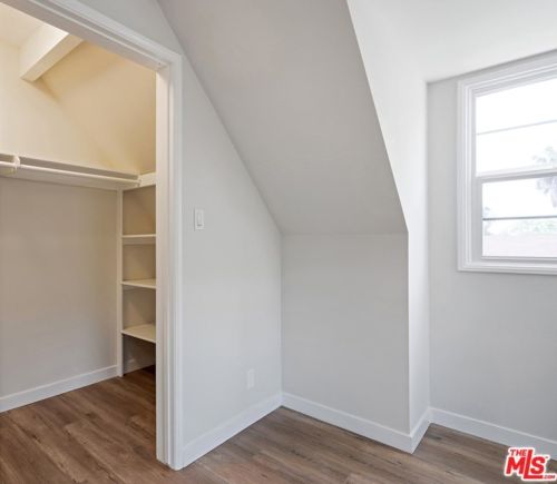 14147 Leadwell St, Van Nuys CA  91405-2440 exterior