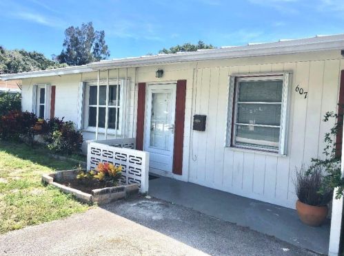 607 Wisteria Ave, Fort Pierce, FL 34982-5966