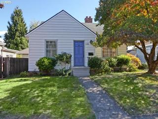 6906 Atlantic Ave, Portland OR  97217-5204 exterior