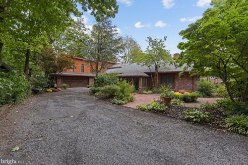 207 Thomas Ave, Riverton NJ 08077-1039 exterior