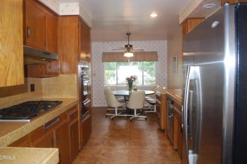 5042 Carolyn Way, Glendale CA 91214-1061 exterior