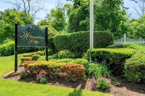 203 Williamsburg Dr, Mahopac, NY 10541-2859