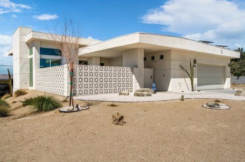18555 Sagebrush Trl, Desert Hot Springs, CA 92241-7334