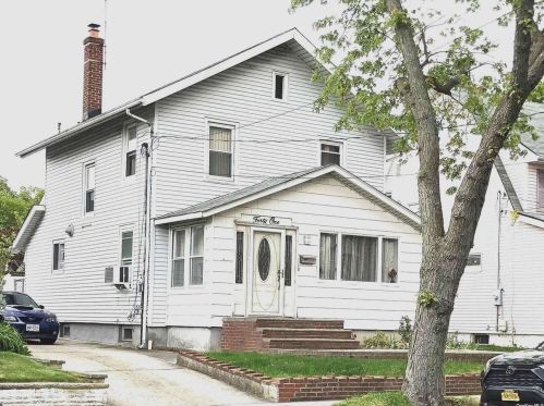 41 Tyson Ave, Floral Park, NY 11001-1400