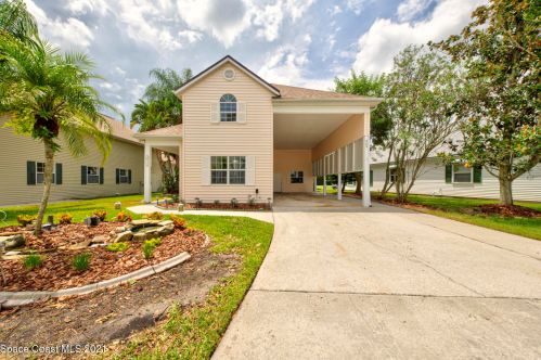 463 Plantation Dr, Titusville, FL 32780-2572