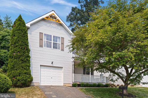 14 Victory Way, Boothwyn PA  19061-2470 exterior
