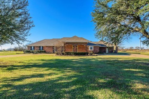 99 Parker Ridge Rd, Palmer, TX 75152-9667