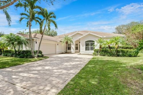 2316 Heritage Greens Dr, Naples, FL 34119-3312