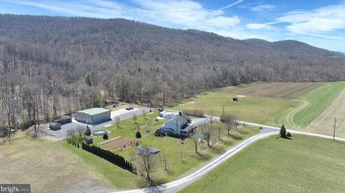 185 Boyer Ln, Eshcol, PA 17062-8993