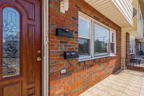 694 Avenue, Bayonne, NJ 07002-4838