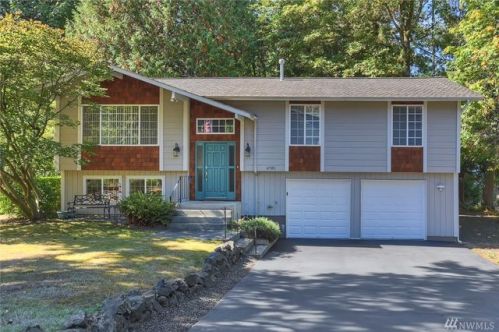 6781 Clover Blossom Ln, Bremerton, WA 98311-9525