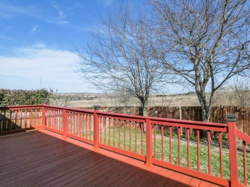 224 Feathergrass Dr, Creedmoor, TX 78610-9010