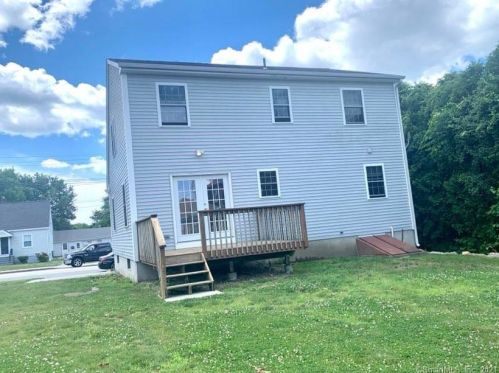 71 Elderkin Ave, Groton, CT 06340-4911