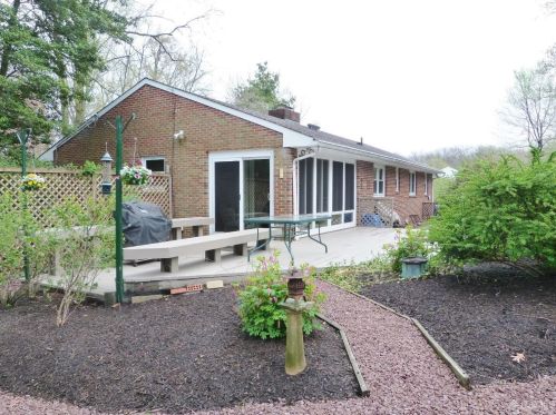 15 Henry St, East Brunswick, NJ 08816-2420