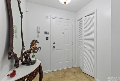 2602 Candlelight Ct, Helmetta, NJ 08828-1152