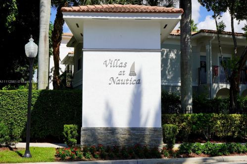 15703 42nd St, Hollywood, FL 33027-4814