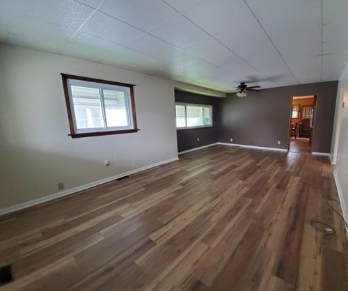 415 Butz St, New Castle, PA 16101-2501