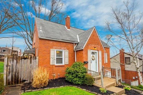 3704 Lyndell St, Pittsburgh, PA 15234-2327