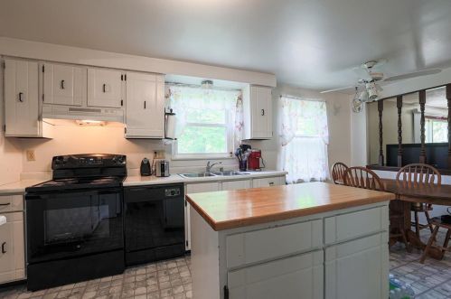 1295 White Oak Rd, Amelia OH  45102-2520 exterior