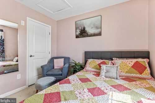 1821 Honeysuckle Ct, Downingtown PA  19335-7202 exterior