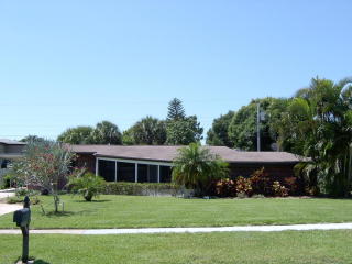 1895 Nixon Ave, Melbourne, FL 32935-3901