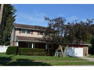 498 Robin Hood Ln, Troy, OH 45373-1535