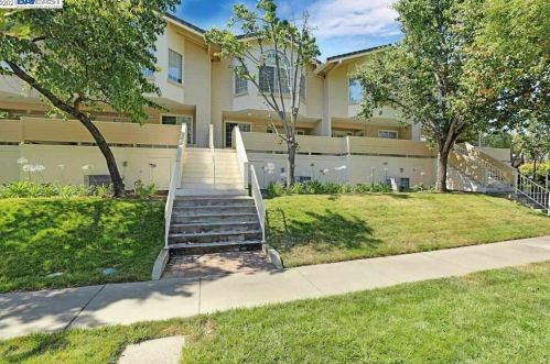 707 Hibiscus Pl, San Jose, CA 95117-1844