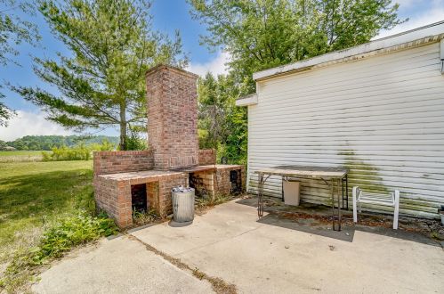 7186 National Rd, Brookville OH  45309-8784 exterior