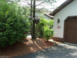 26 Pinewood Dr, Medina, OH 44256-2887