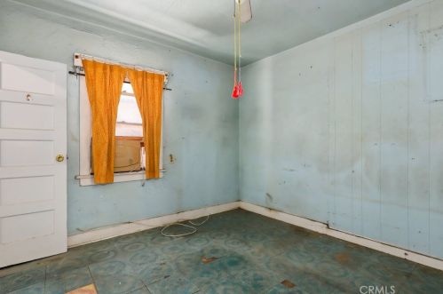 1071 Rialto Ave, San Bernardino CA  92408-1221 exterior